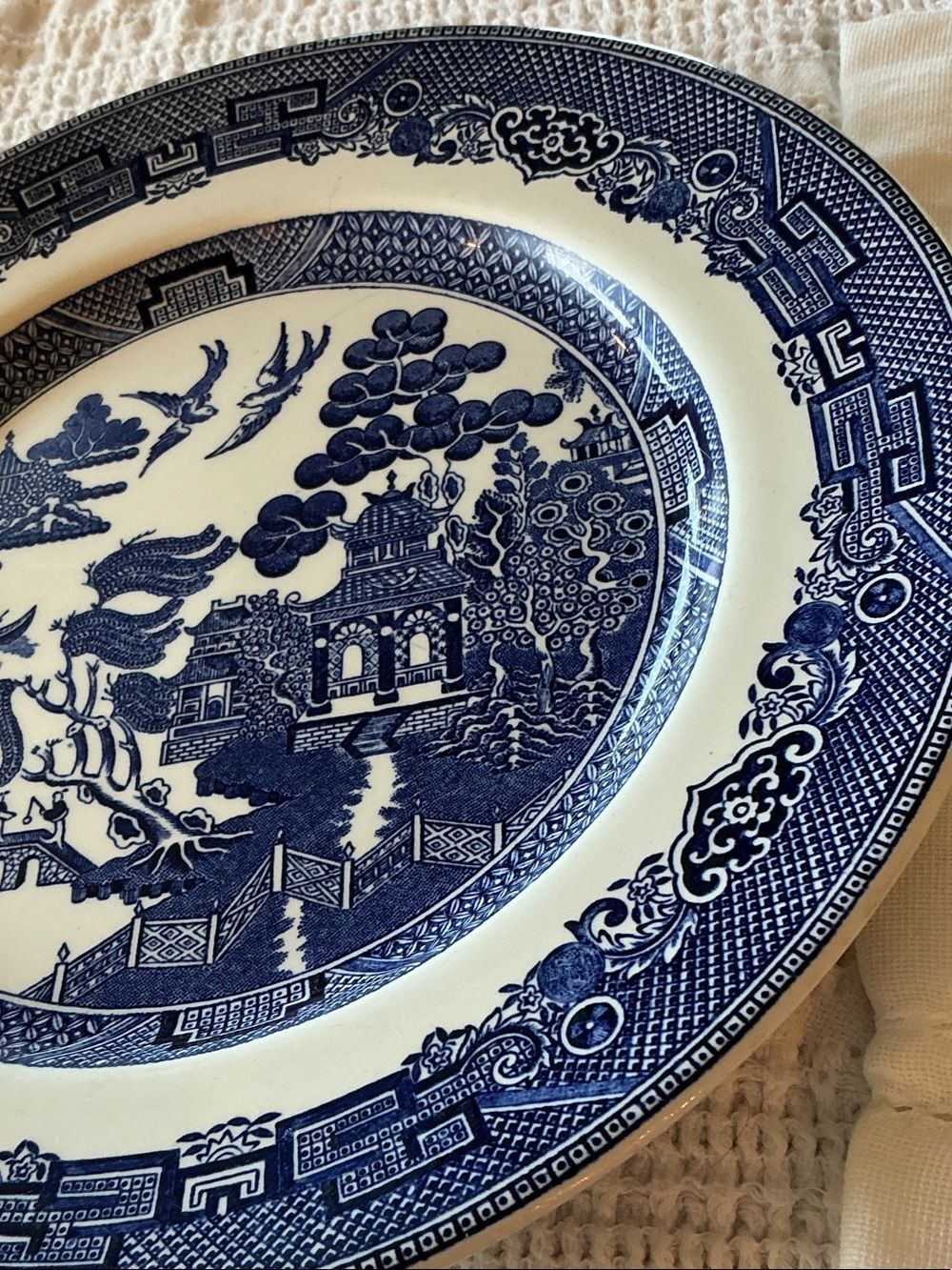 Blue and White Willow-Pattern Dinner Plate by Johnson Brothers Classic Porcelain - Picture 5 of 10